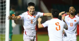 Hiểu Minh lập thống kê ấn tượng trong ngày ra mắt ĐT Việt Nam