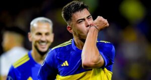 Chelsea vừa có một động thái bất ngờ trên thị trường chuyển nhượng khi triệu hồi Aaron Anselmino